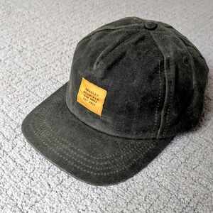 Waxed Bradley Mountain hat